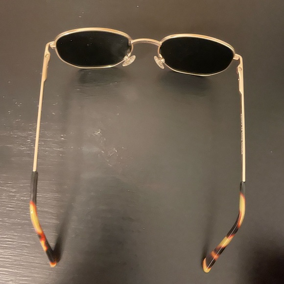 🔥PEEPERS🔥Hexagonal Sunglasses - Picture 4 of 5